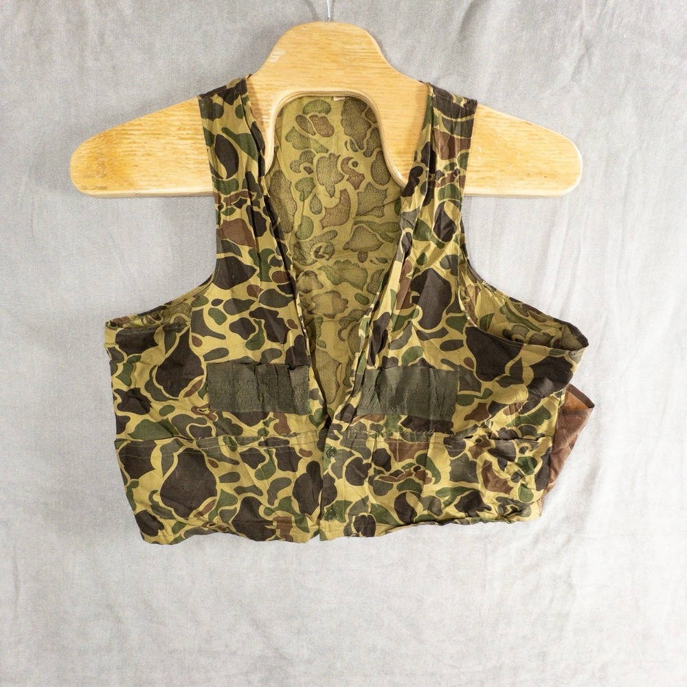 Vtg Unbranded Camouflage Hunting Vest With Game Bag Mens XL Shooting Hunting‎